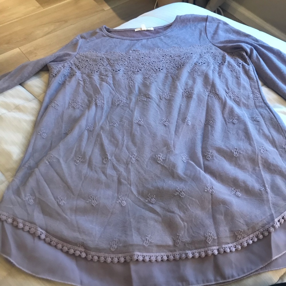 Mid sleeve shirt